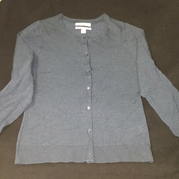 Soft, lightweight, warm merino wool sweater - Picture 2 of 5